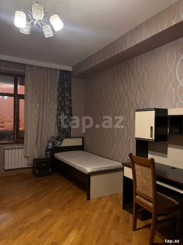 Kirayə verilir 3 otaqlı yeni tikili 130 m²