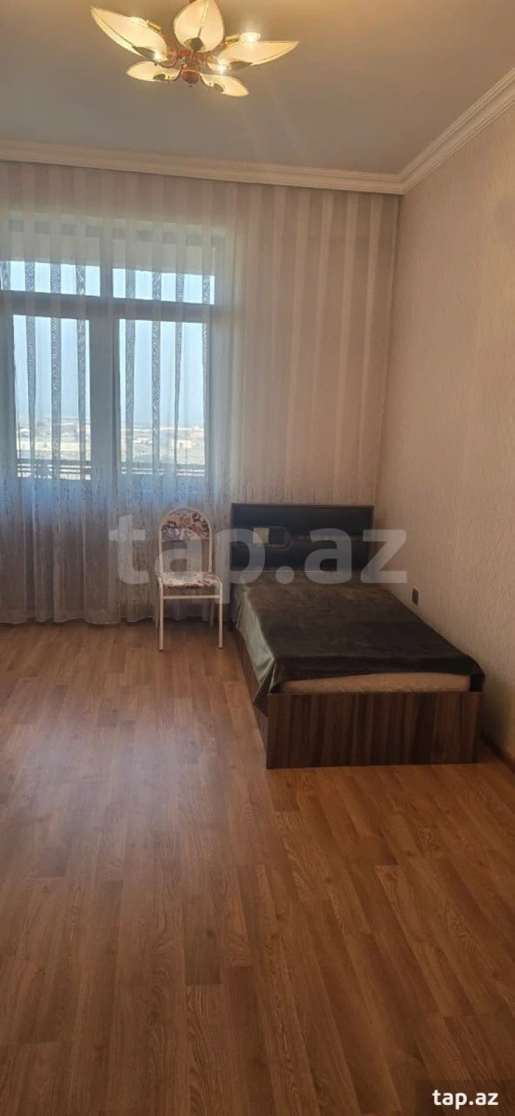 Kirayə verilir 3 otaqlı yeni tikili 150 m²