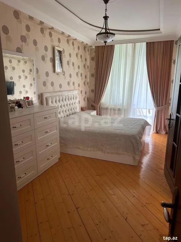 Satılır 4 otaqlı yeni tikili 115 m²