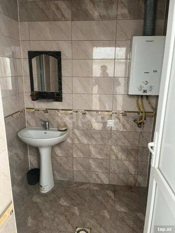 Kirayə verilir 3 otaqlı həyət evi