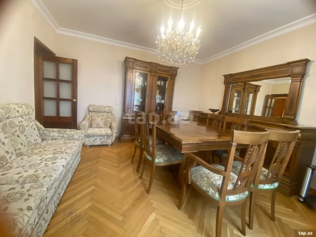 Satılır 4 otaqlı mənzil 110 m²