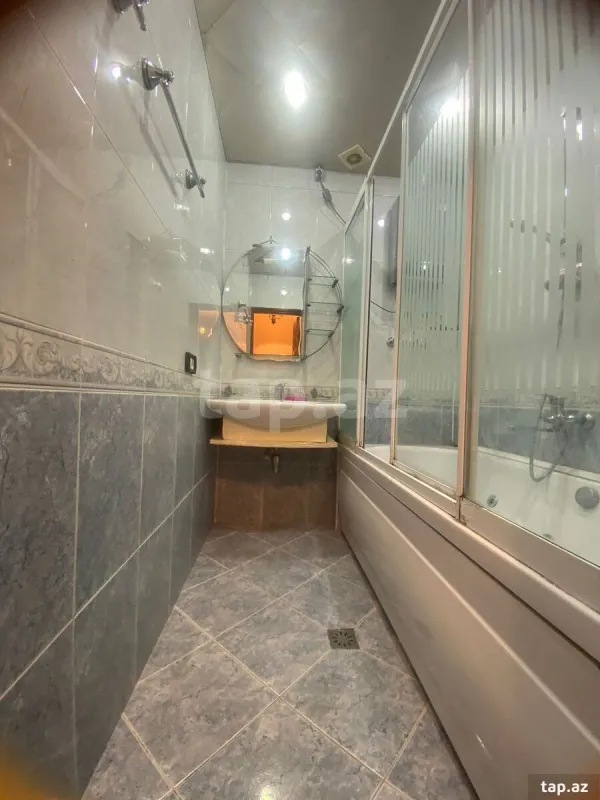 Satılır 4 otaqlı mənzil 110 m²