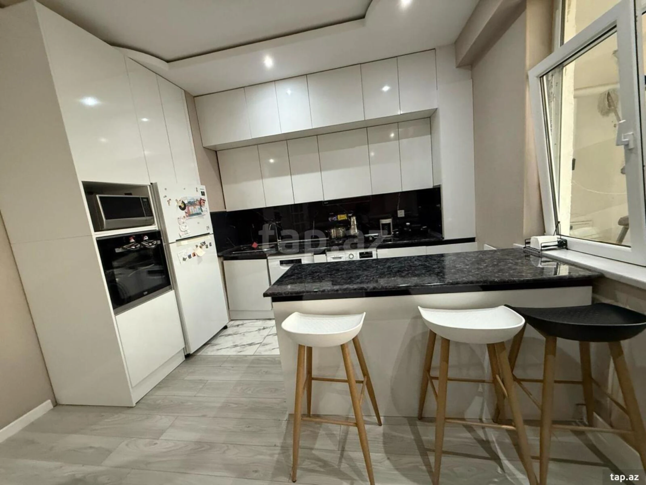 Satılır 3 otaqlı yeni tikili 112 m²