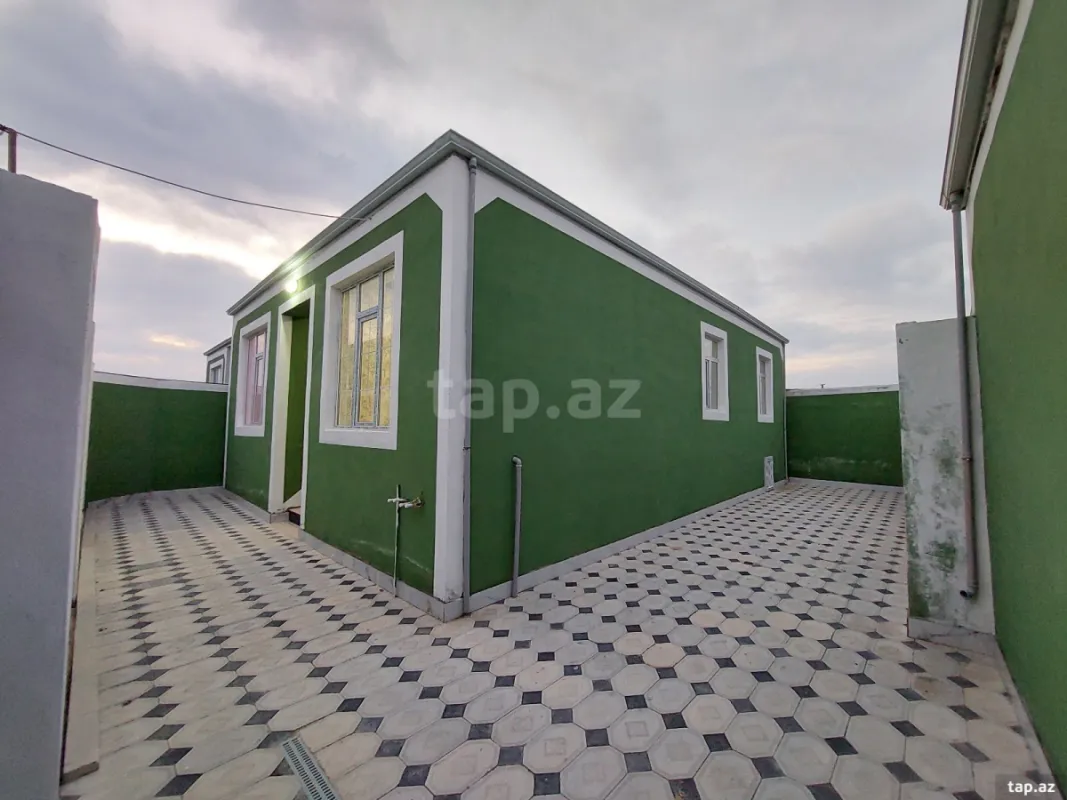 Satılır 4 otaqlı həyət evi