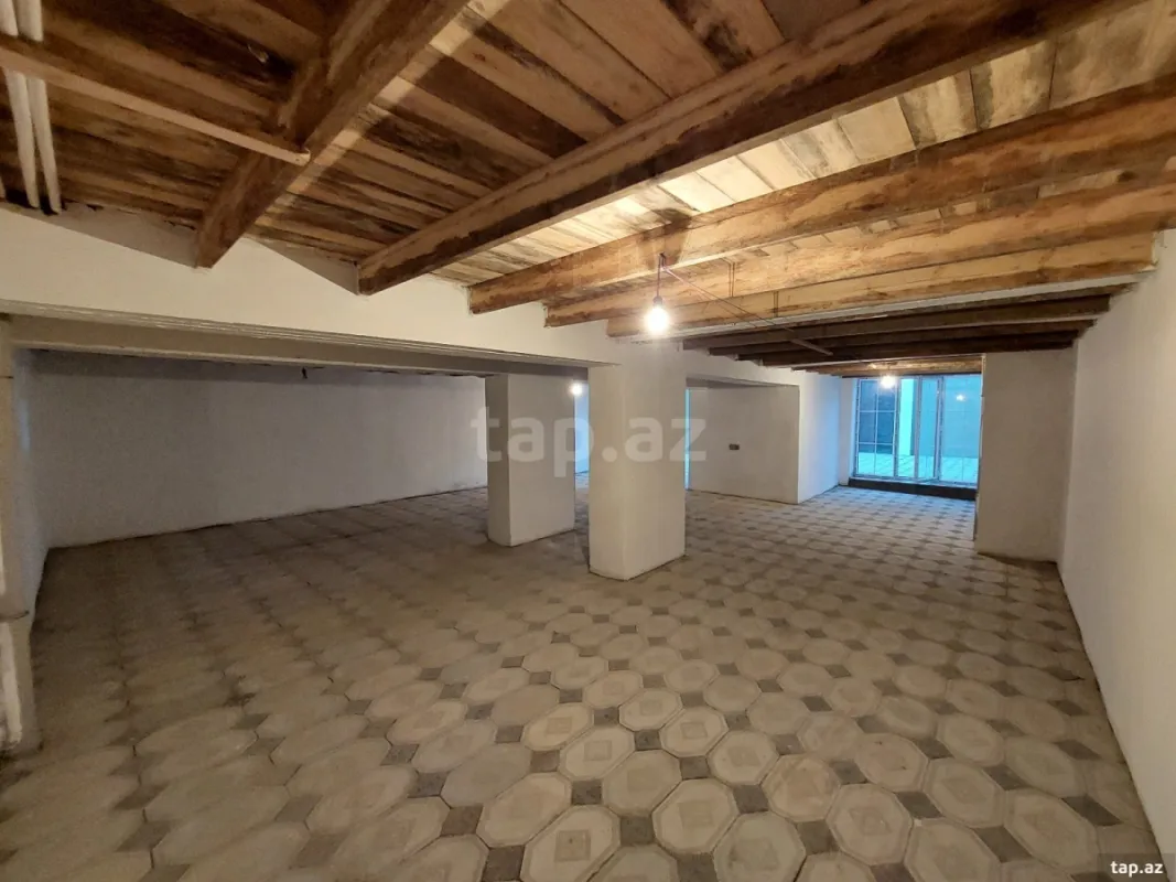 Satılır 4 otaqlı həyət evi 200 m²