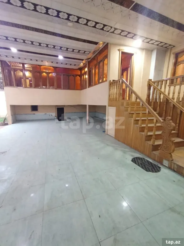 Satılır 5 otaqlı mənzil 125 m²