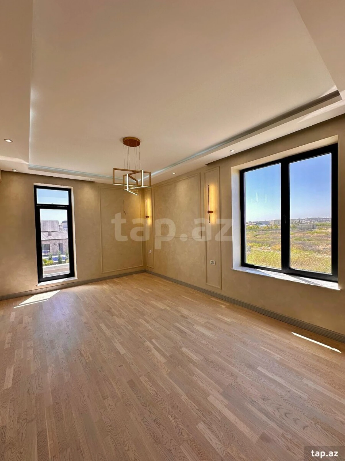 Satılır 7 otaqlı həyət evi