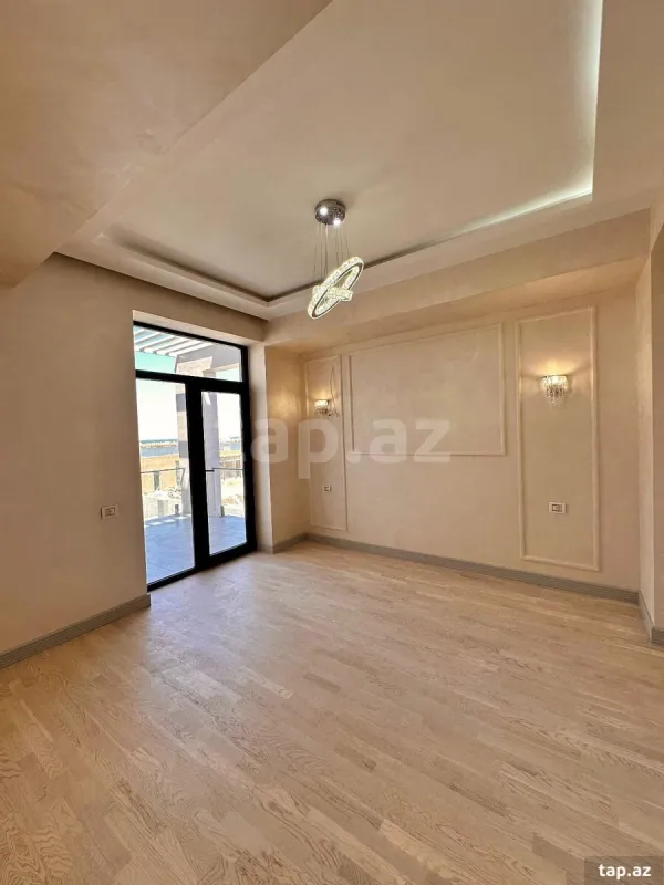 Satılır 7 otaqlı həyət evi