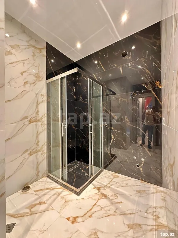 Satılır 7 otaqlı həyət evi