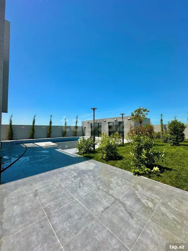 Satılır 7 otaqlı həyət evi