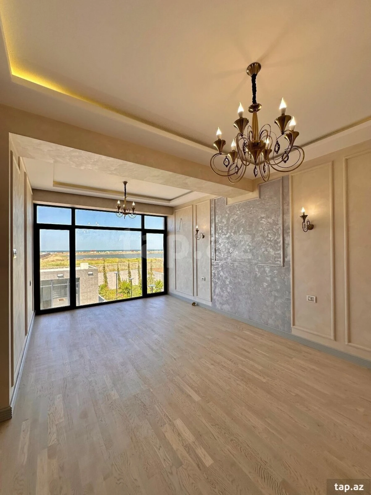 Satılır 7 otaqlı həyət evi