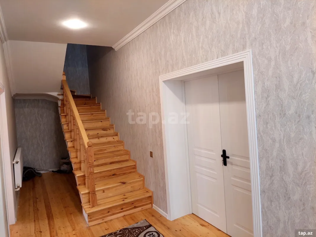 Satılır 6 otaqlı həyət evi