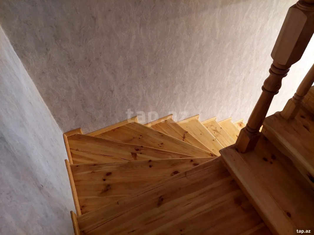 Satılır 6 otaqlı həyət evi