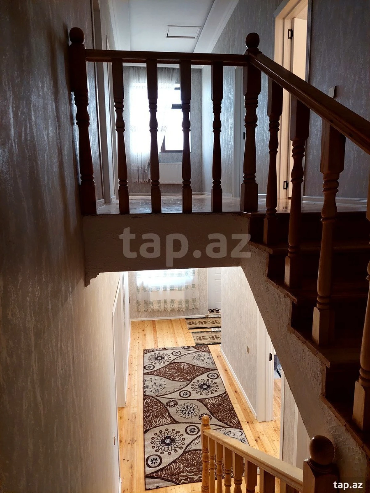 Satılır 6 otaqlı həyət evi