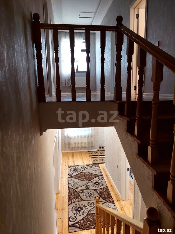 Satılır 6 otaqlı həyət evi