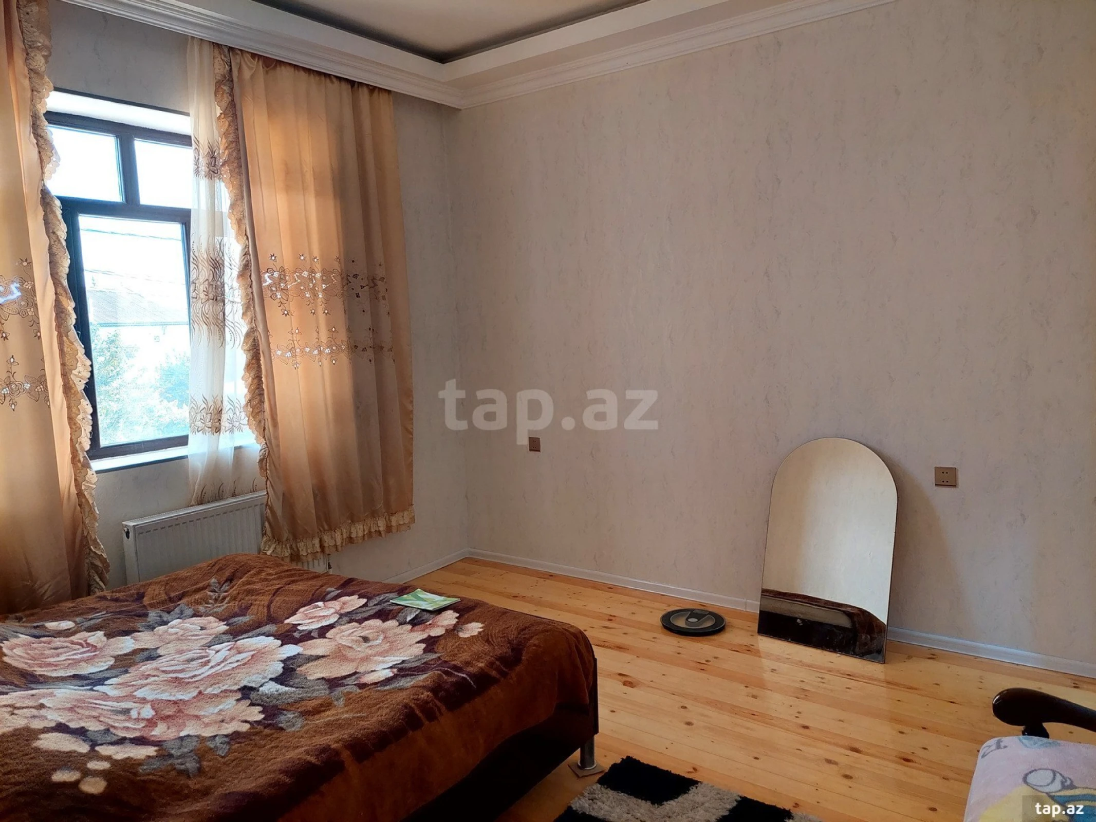 Satılır 6 otaqlı həyət evi