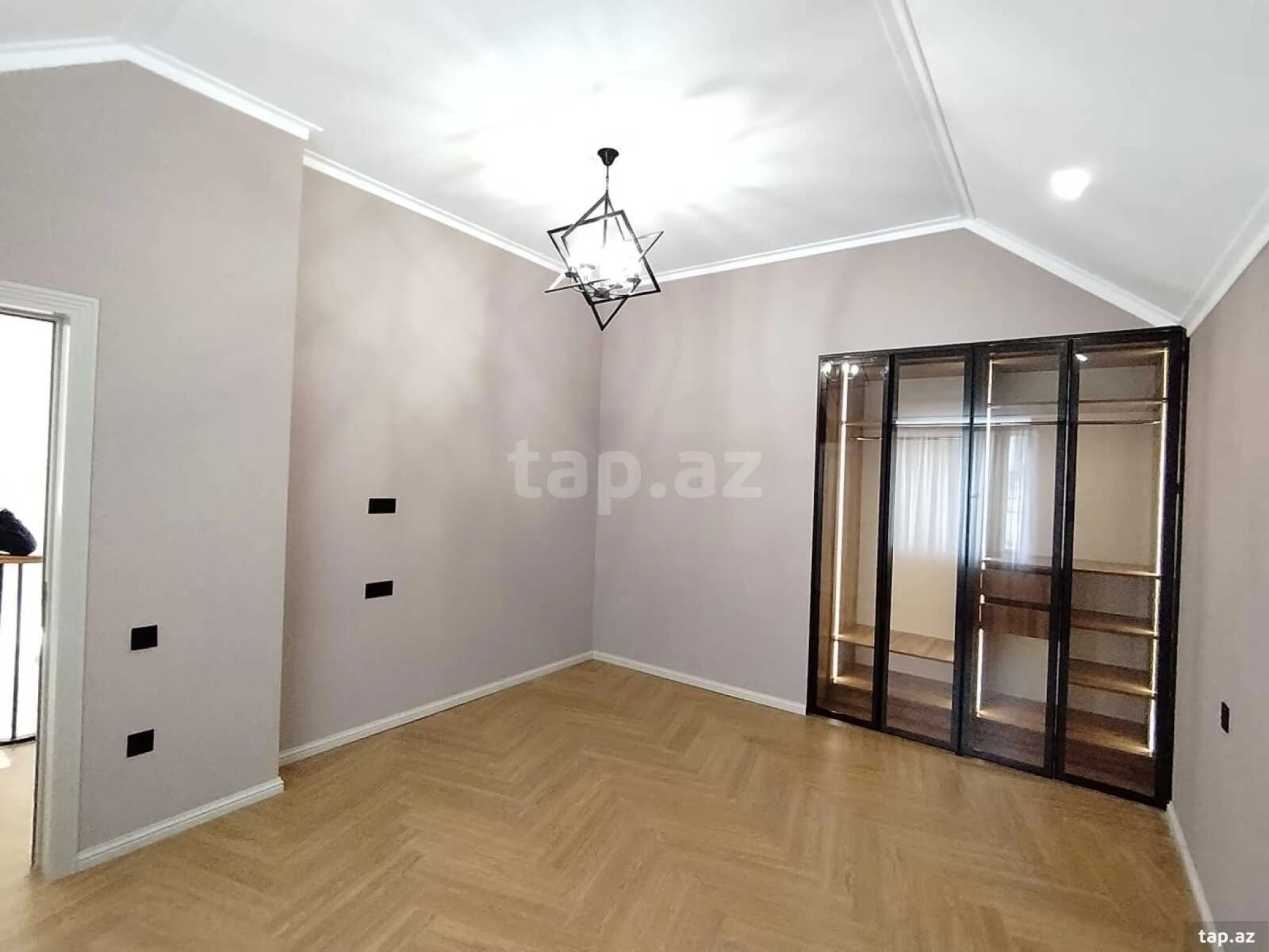 Satılır 4 otaqlı həyət evi 200 m²