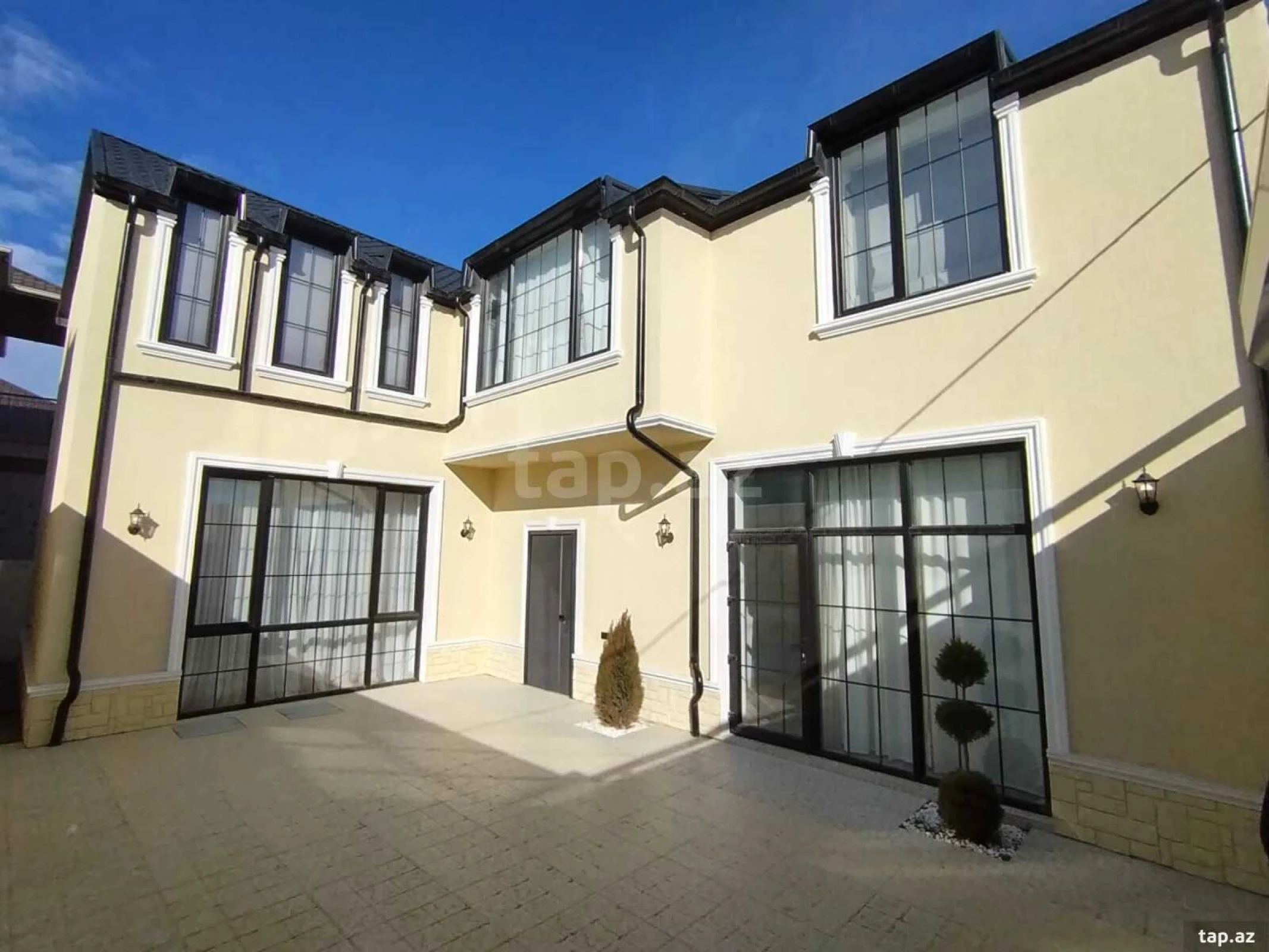 Satılır 4 otaqlı həyət evi 200 m²