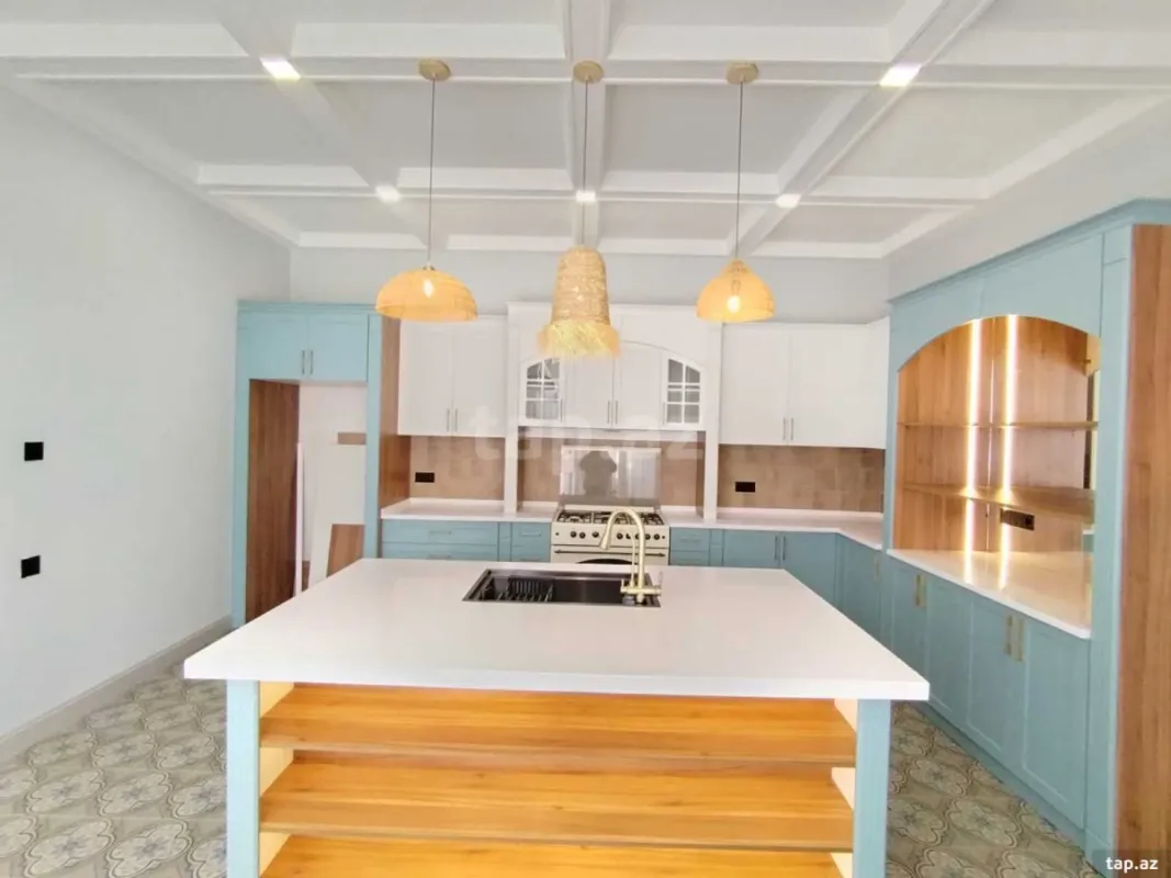 Satılır 4 otaqlı həyət evi 200 m²