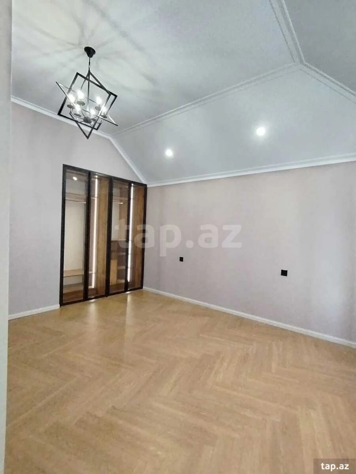 Satılır 4 otaqlı həyət evi 200 m²