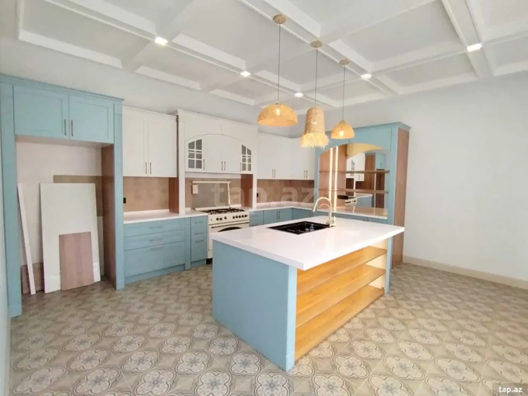 Satılır 4 otaqlı həyət evi 200 m²