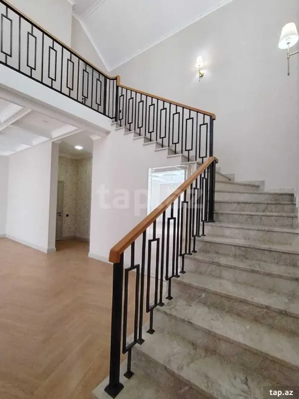 Satılır 4 otaqlı həyət evi 200 m²