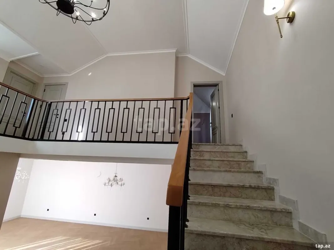 Satılır 4 otaqlı həyət evi 200 m²