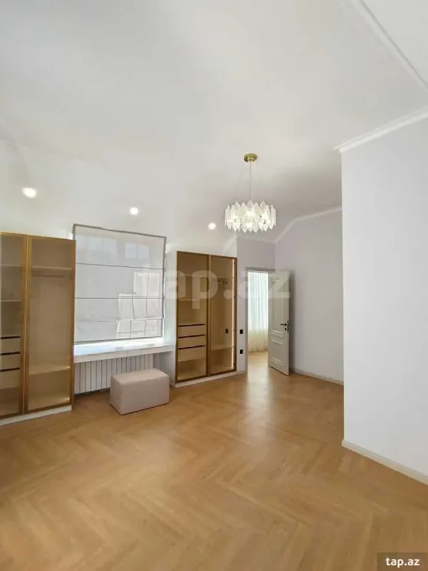 Satılır 4 otaqlı həyət evi 200 m²