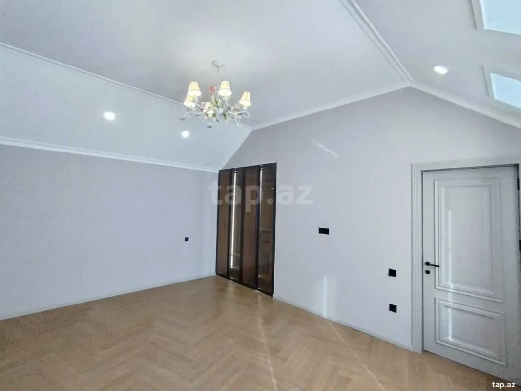 Satılır 4 otaqlı həyət evi 200 m²