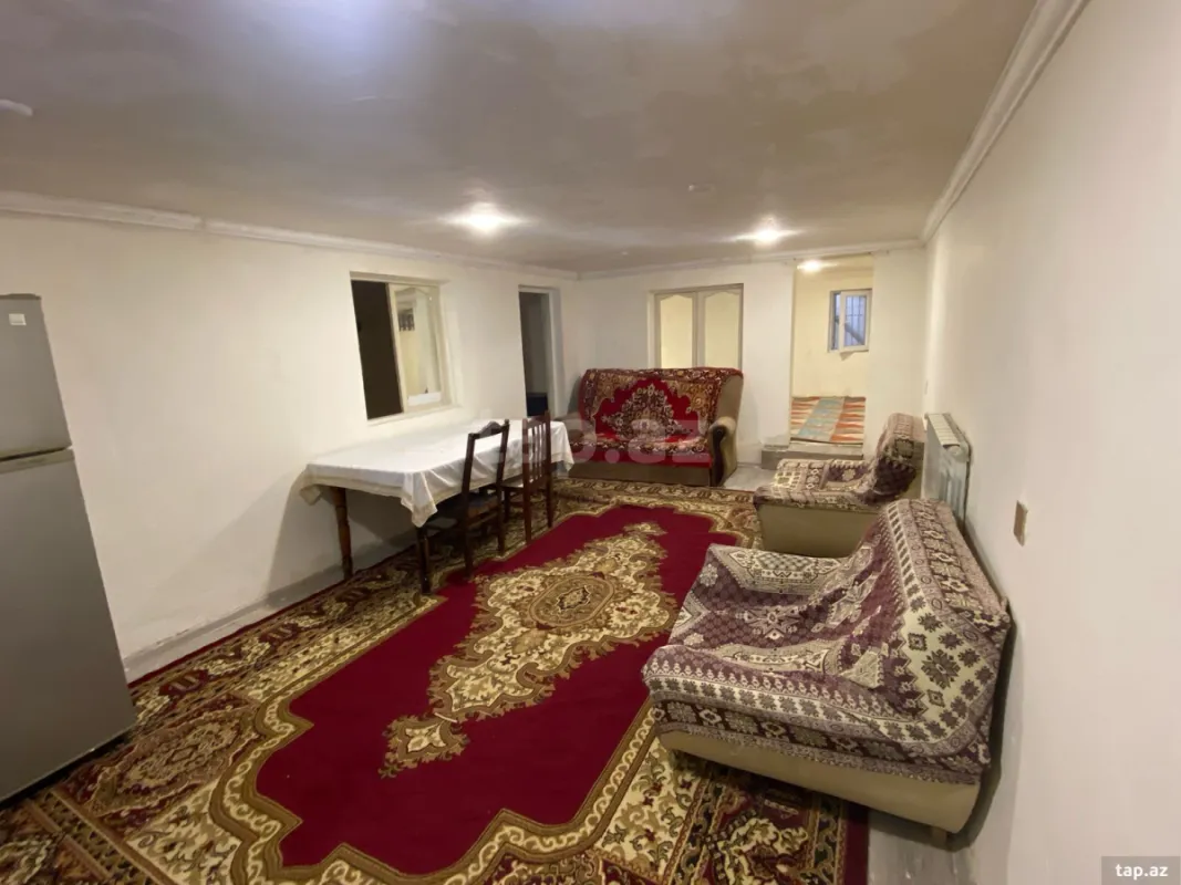 Kirayə verilir 3 otaqlı həyət evi