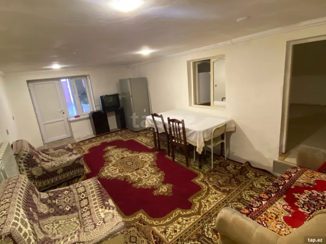 Kirayə verilir 3 otaqlı həyət evi