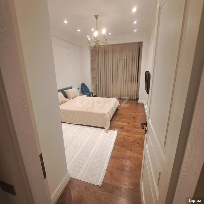 Kirayə verilir 3 otaqlı yeni tikili 120 m²