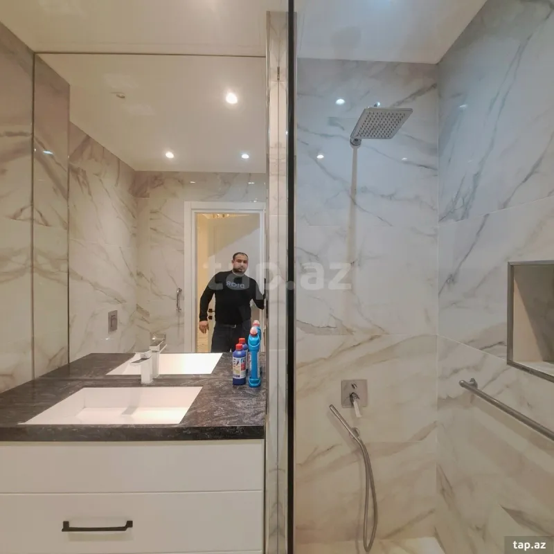 Kirayə verilir 3 otaqlı yeni tikili 120 m²