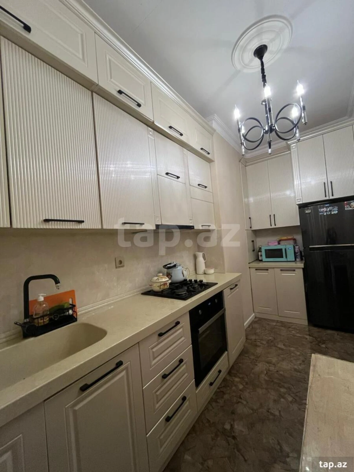 Kirayə verilir 3 otaqlı yeni tikili 125 m²