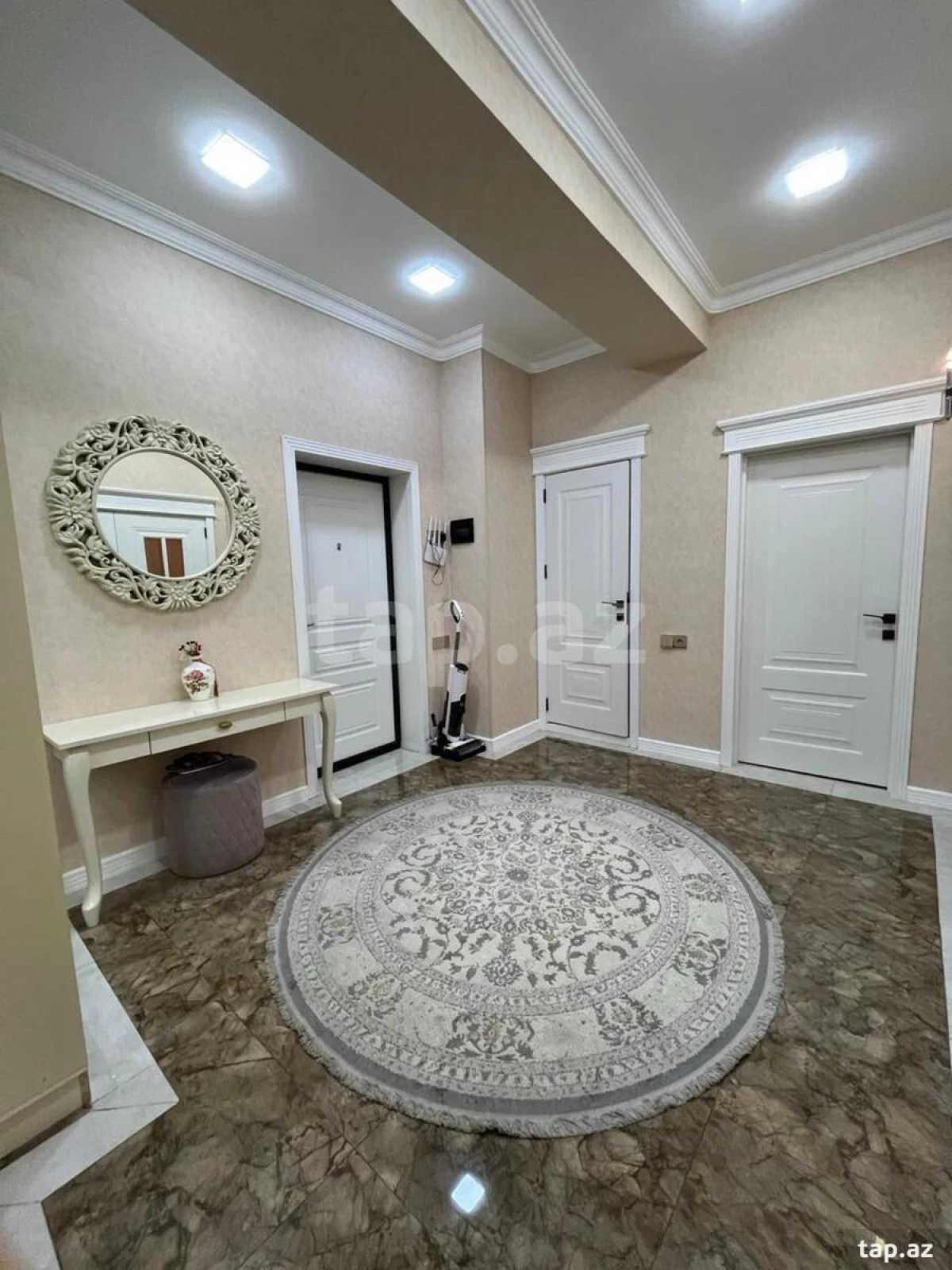 Kirayə verilir 3 otaqlı yeni tikili 125 m²