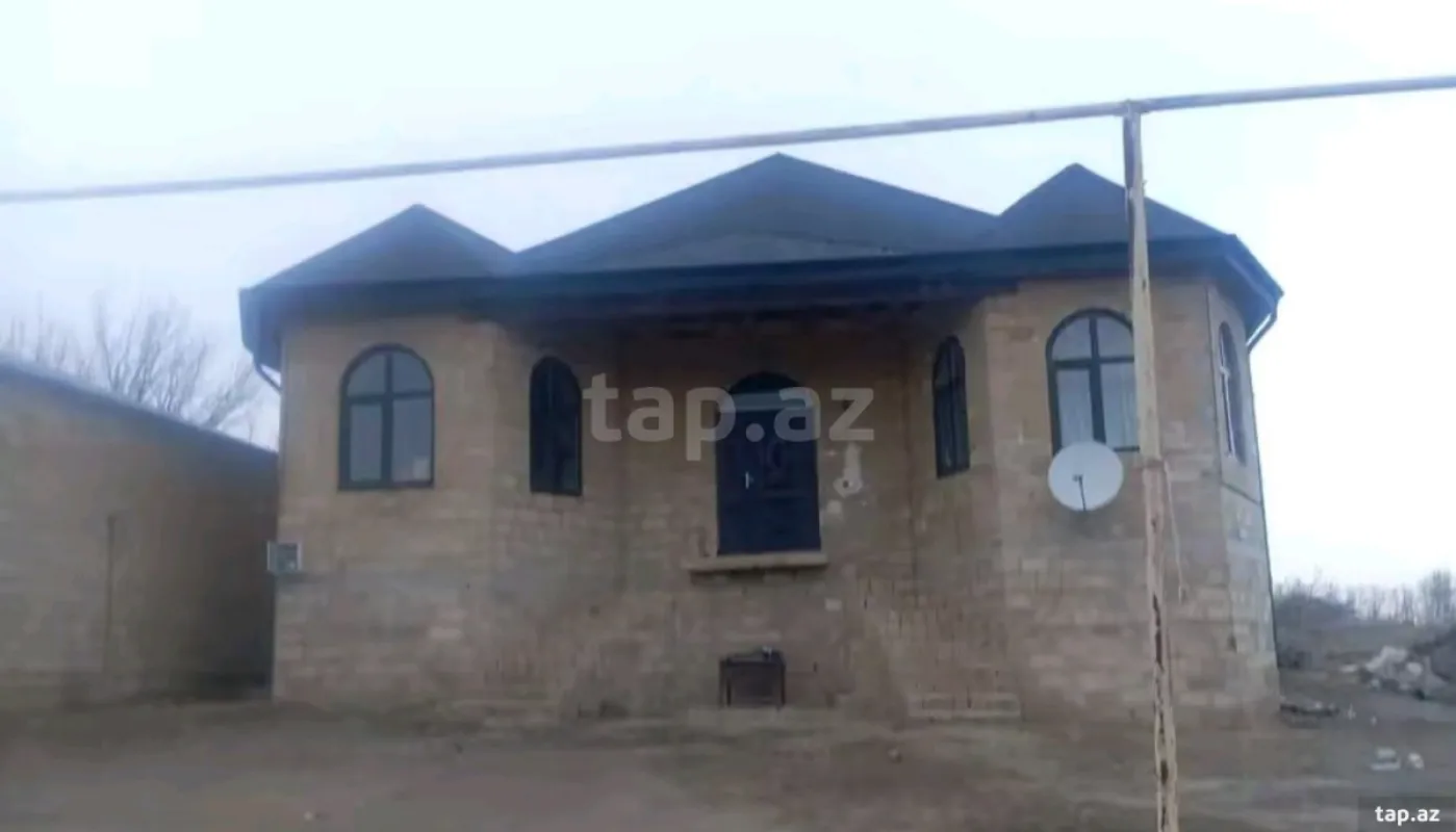 Satılır 6 otaqlı həyət evi 213 m²