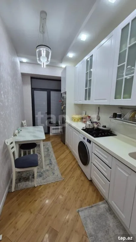 Satılır 3 otaqlı yeni tikili 82 m²
