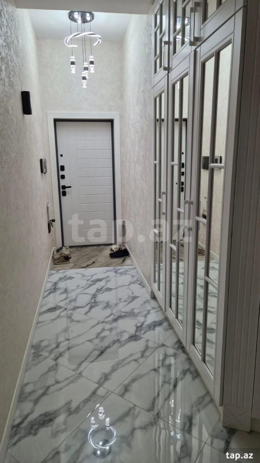 Satılır 3 otaqlı yeni tikili 82 m²