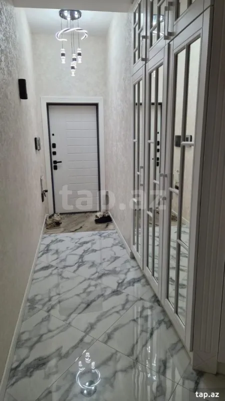 Satılır 3 otaqlı yeni tikili 82 m²