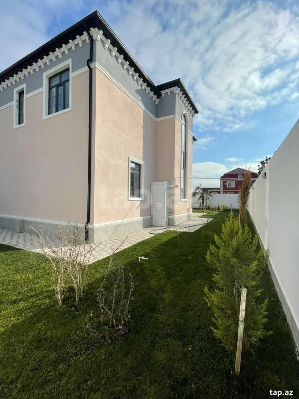 Satılır 6 otaqlı həyət evi