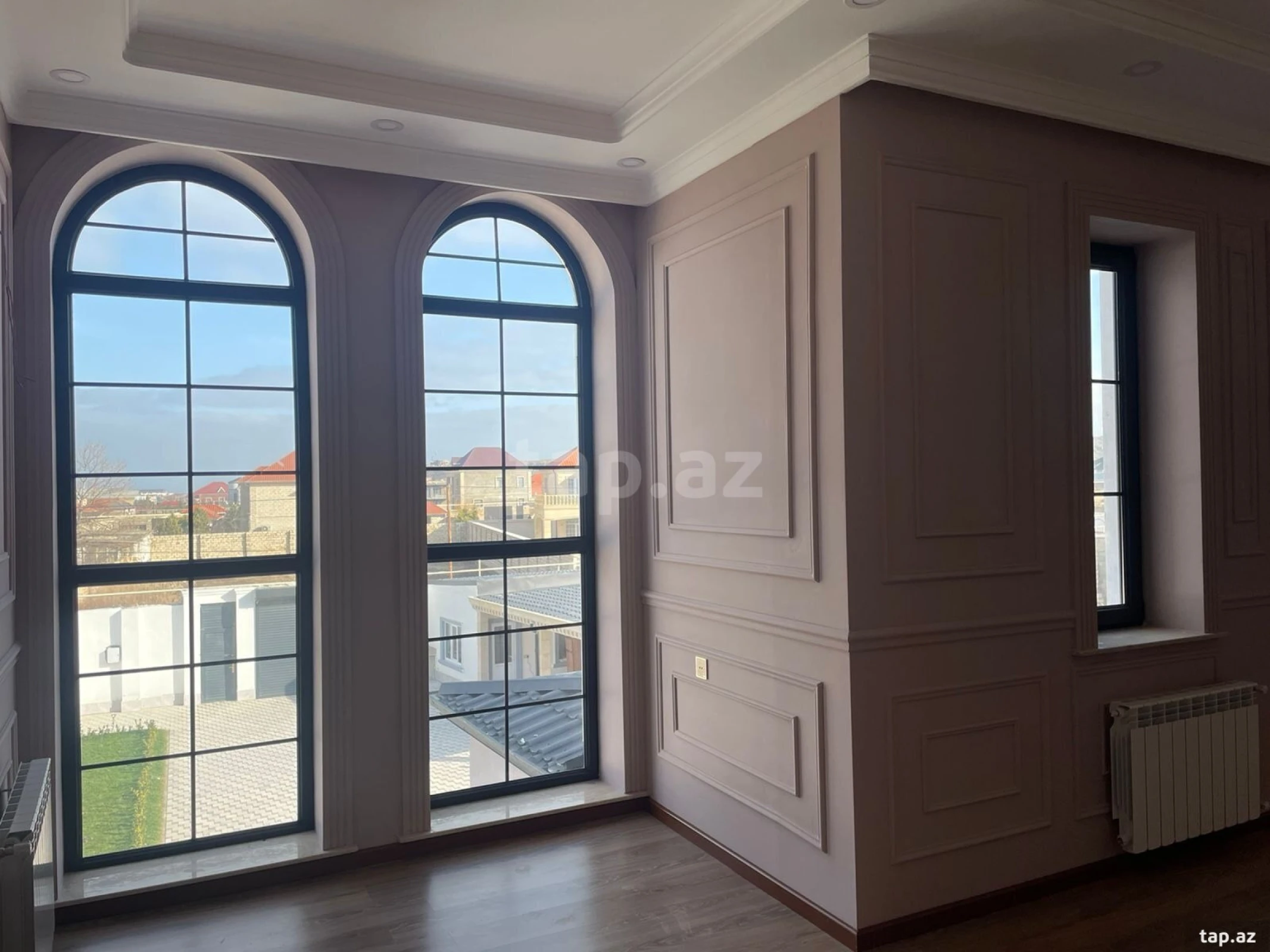 Satılır 6 otaqlı həyət evi