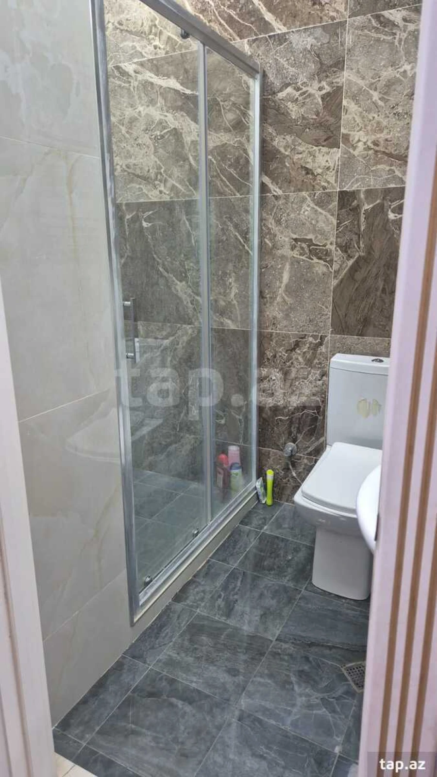 Kirayə verilir 2 otaqlı yeni tikili 50 m²
