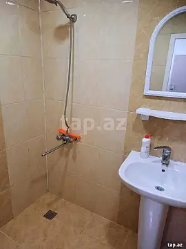 Kirayə verilir 2 otaqlı mənzil 70 m²