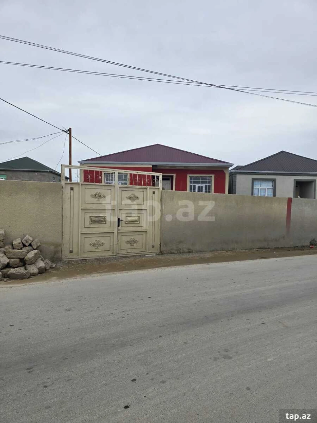 Satılır 3 otaqlı həyət evi