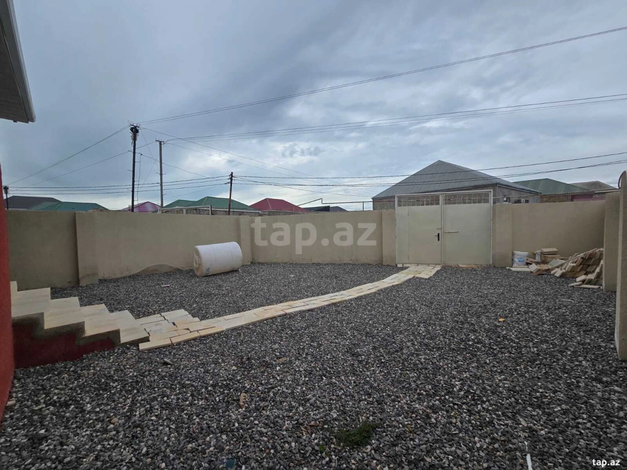 Satılır 3 otaqlı həyət evi