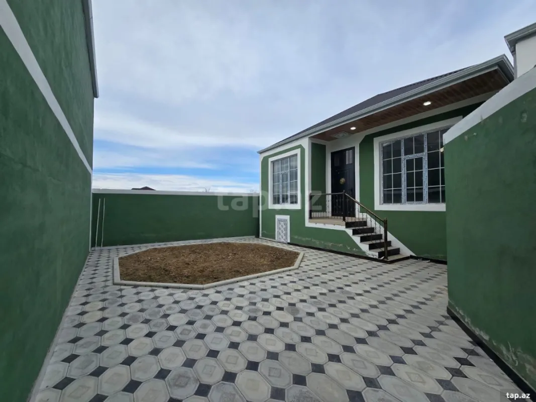 Satılır 4 otaqlı həyət evi