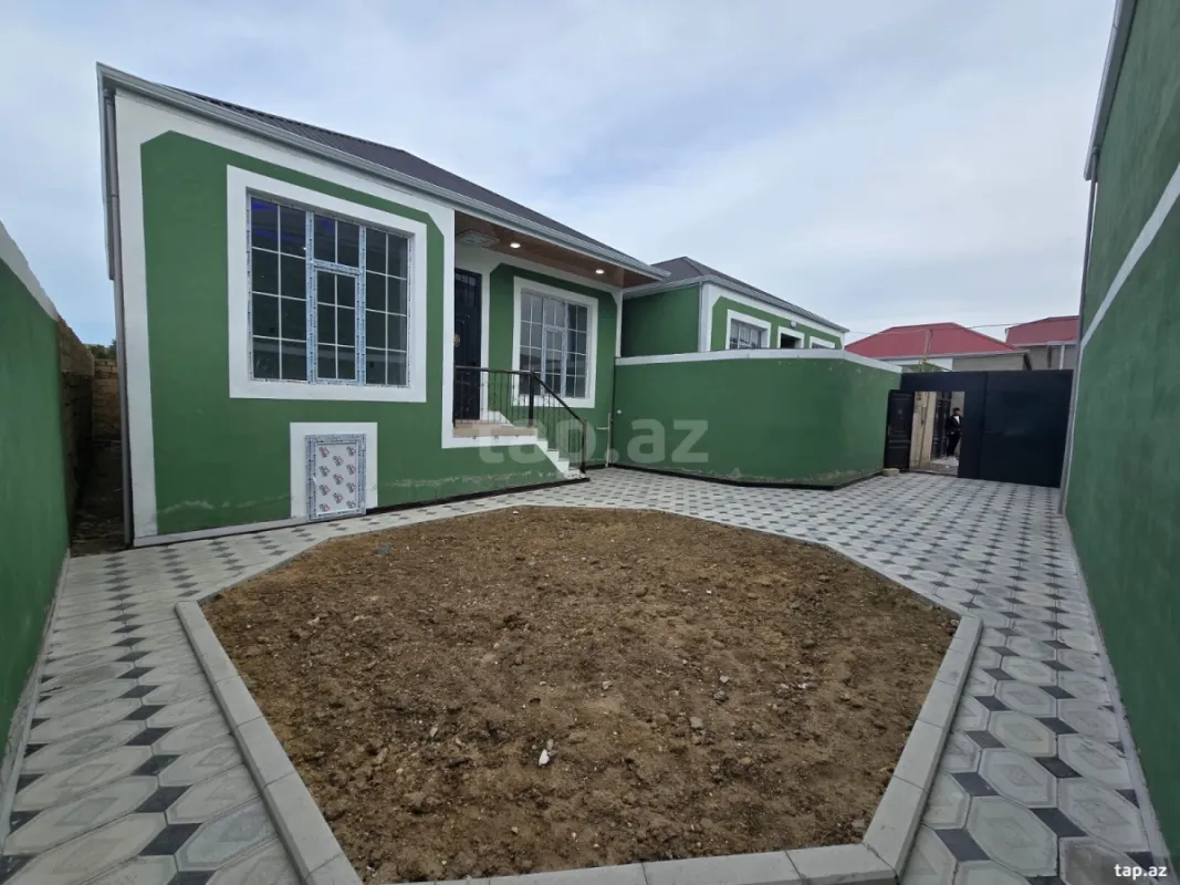 Satılır 4 otaqlı həyət evi