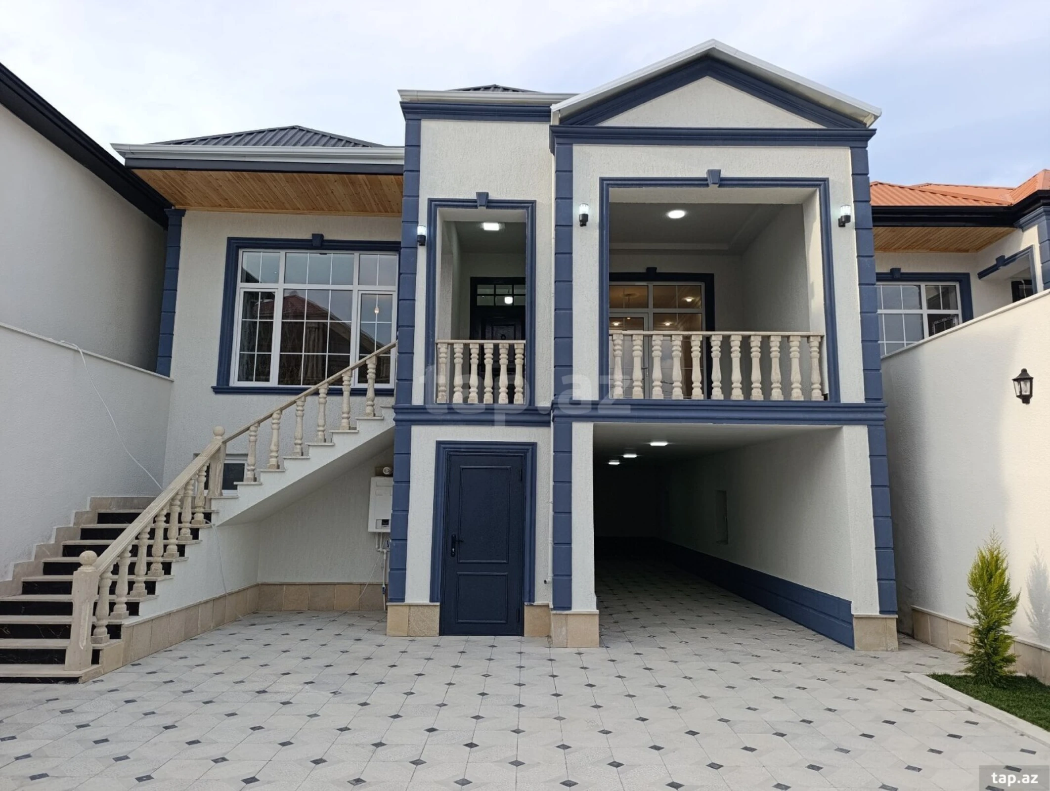 Satılır 4 otaqlı həyət evi