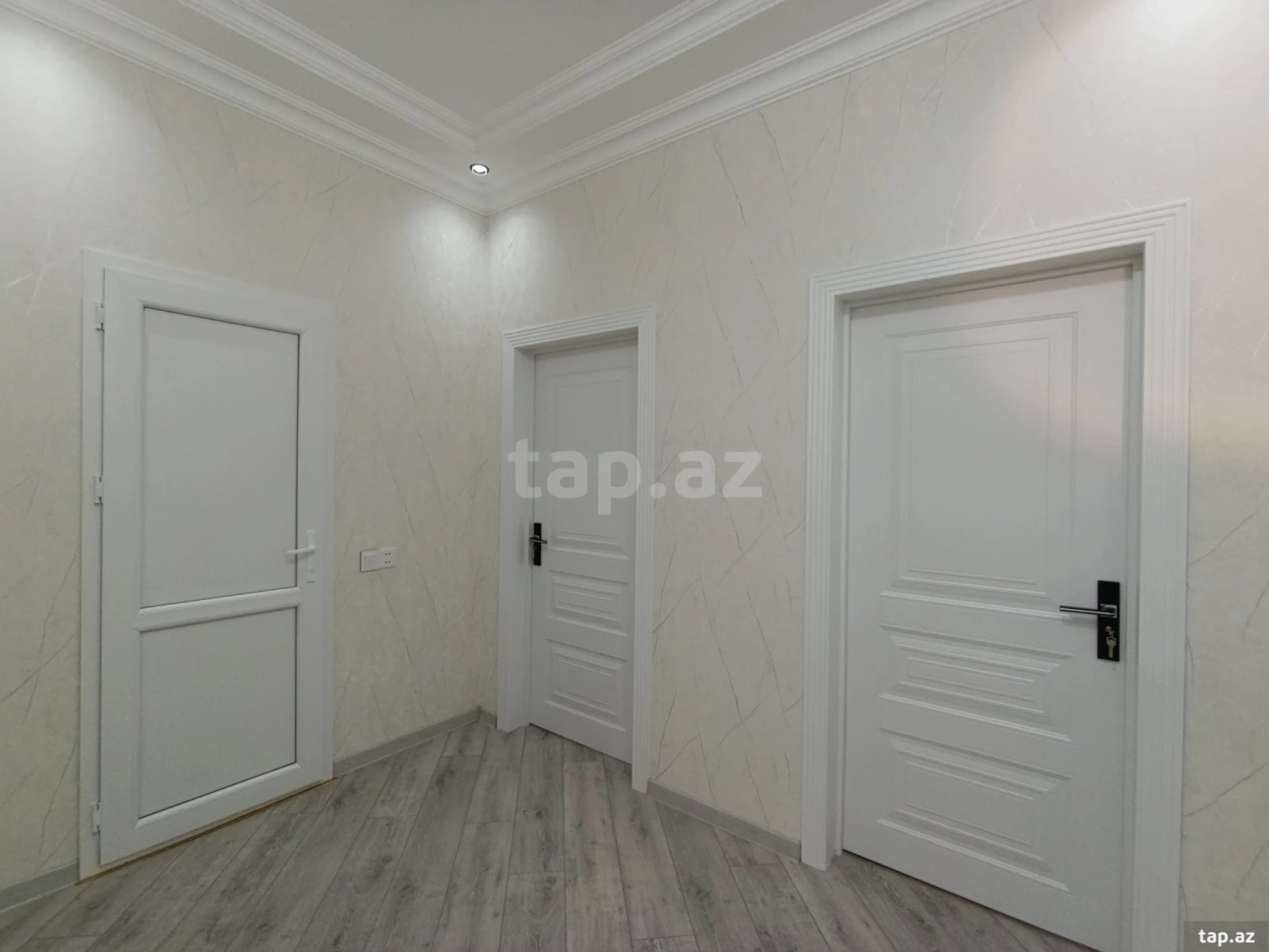 Satılır 4 otaqlı həyət evi