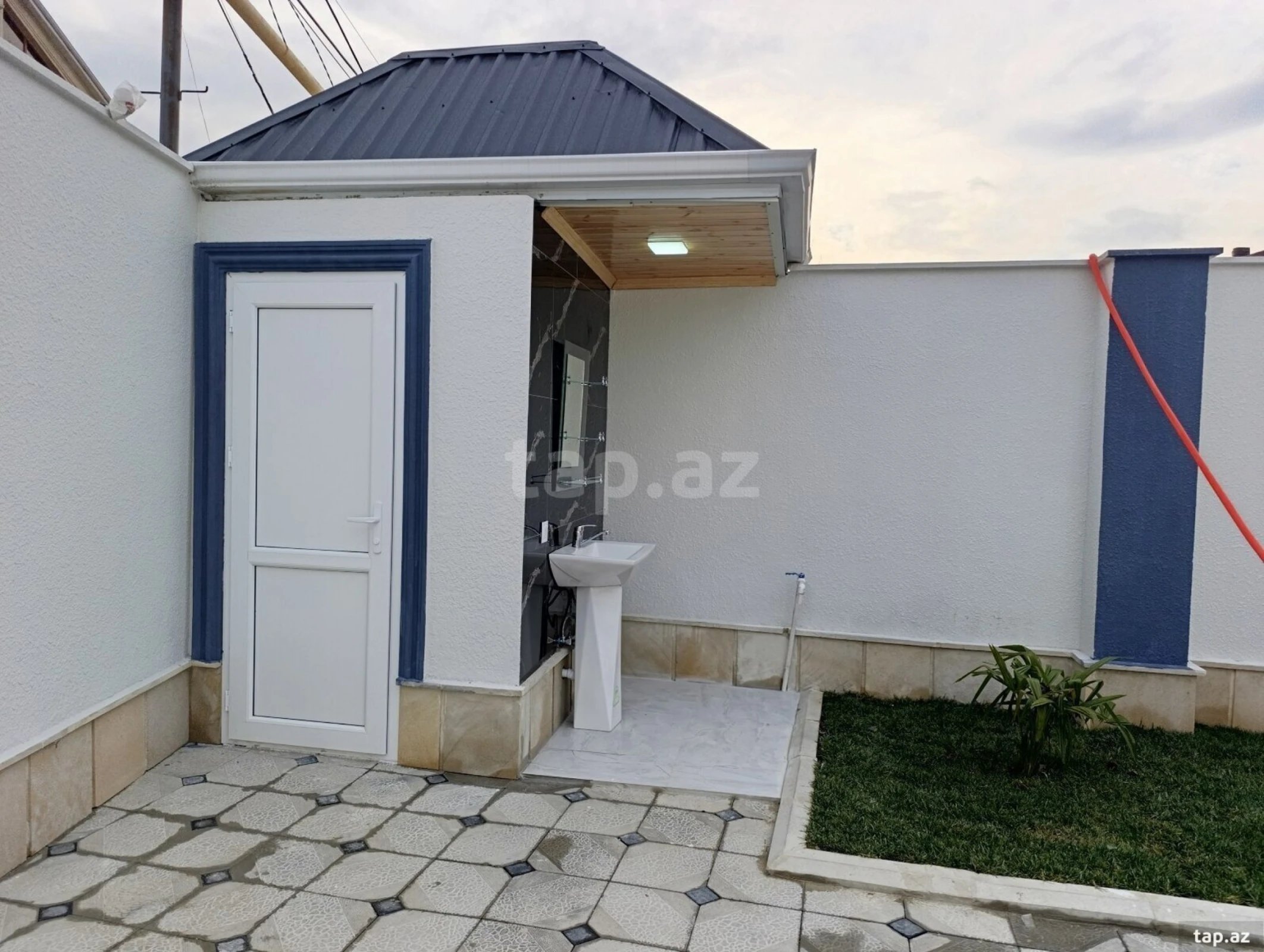 Satılır 4 otaqlı həyət evi